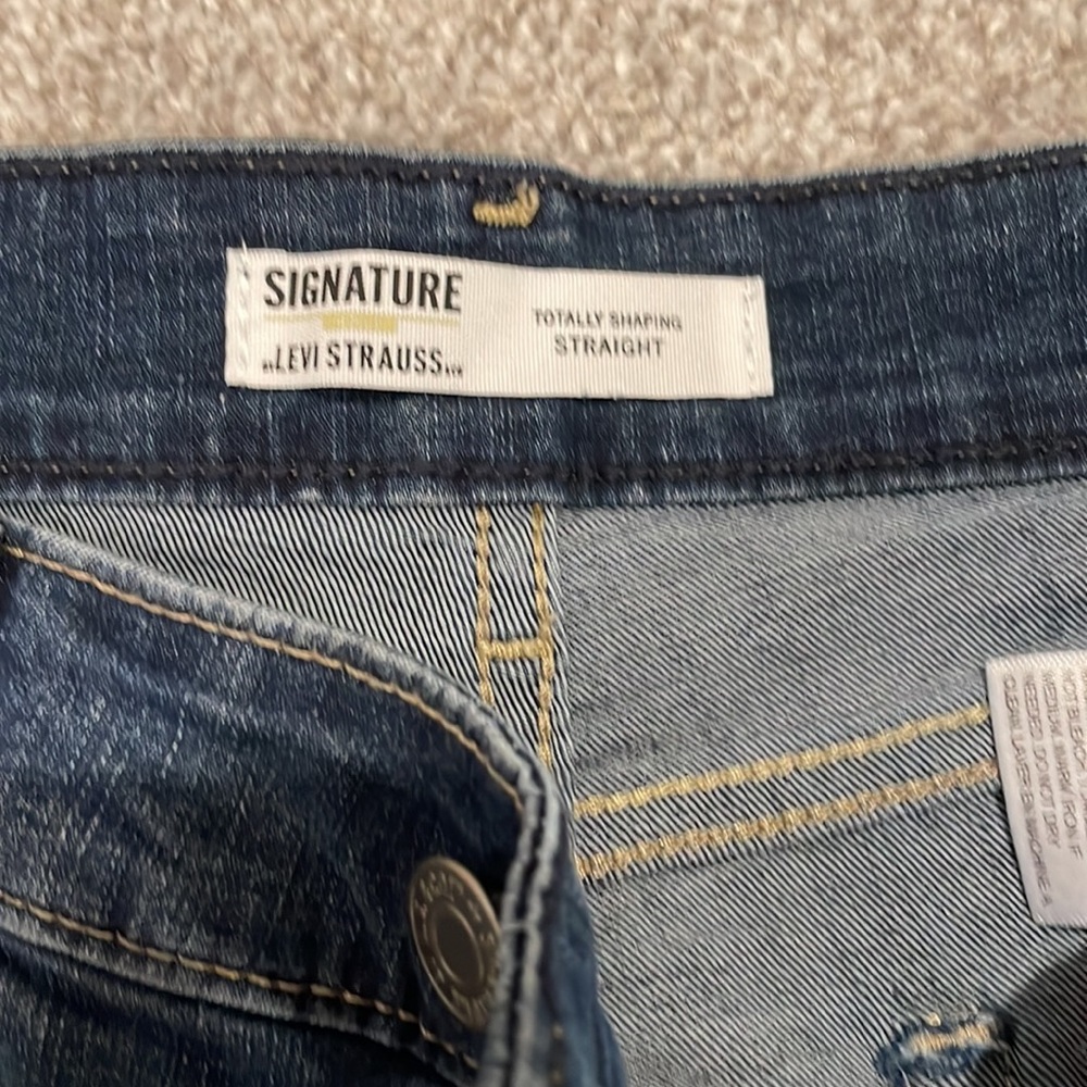 Women’s Signature by Levi Strauss Size 12M - Picture 3 of 6